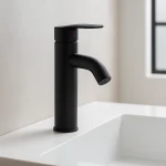 llave-monomando-lavamanos-alto-modern-pituto-negro-victtorino-chile-5.webp